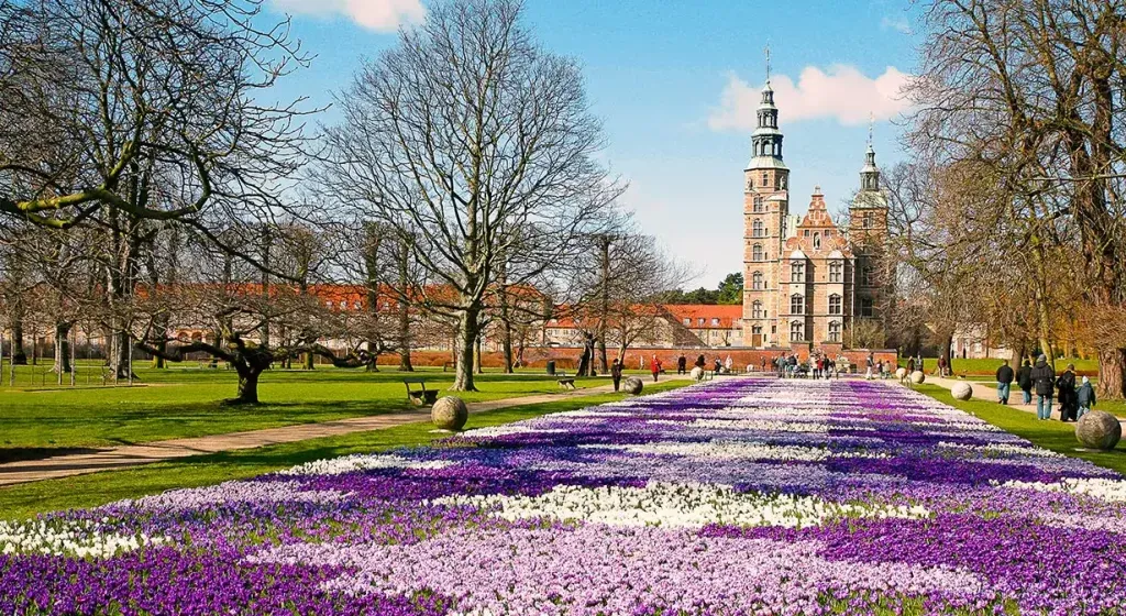 Croaziere Copenhaga Danemarca - Castelul Rosenborg gradina regala